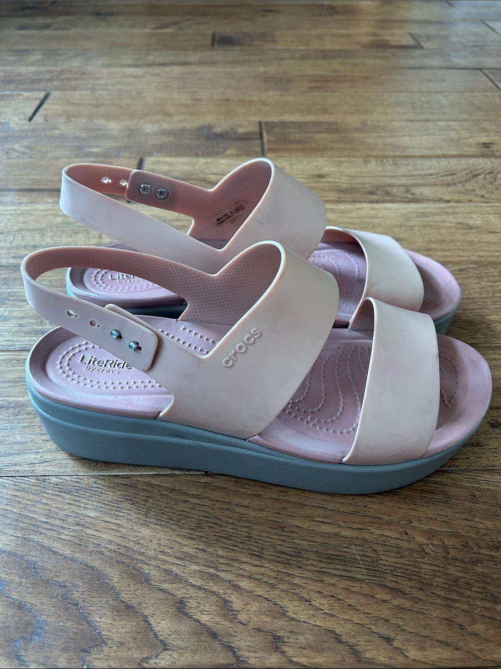 Crocs LiteRide Brooklyn Low Wedge Sandals Comfort Shoes Light Pink Size 10
